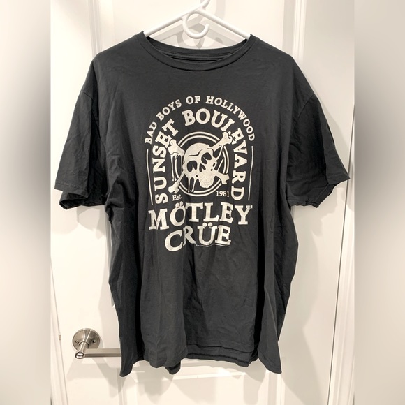 AMERICAN CLASSICS Mötley Crüe Vintage T-Shirts (Pack of 2)🤘🏼 - Picture 4 of 5
